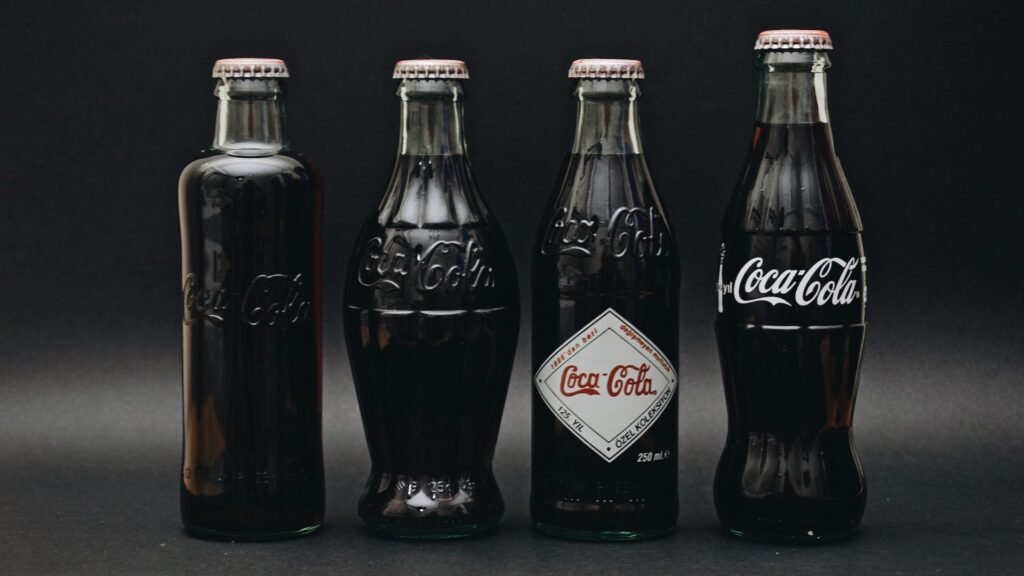 Coca-Cola Design Evolution Black Packaging, Luxus schwarz